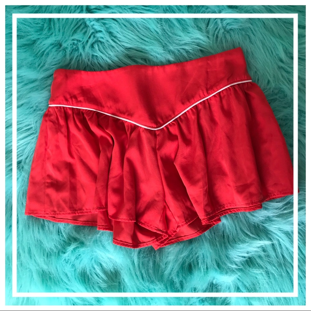 SOLEMIO| RED SHORTS